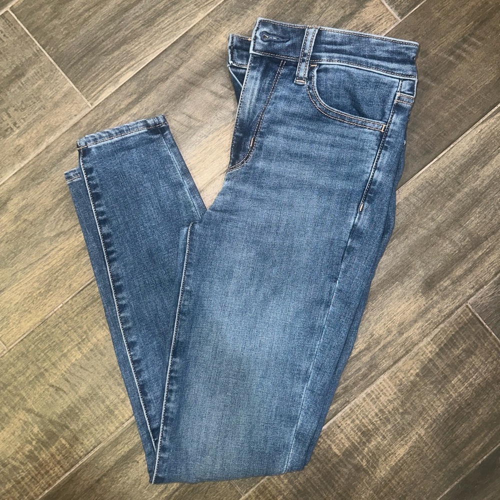 American Eagle Outfitters Light Blue Skinny Jeans